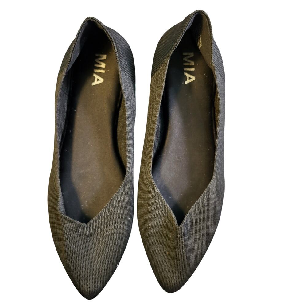 MIA Kerri pointed toe flats in black knit material Womens size 8